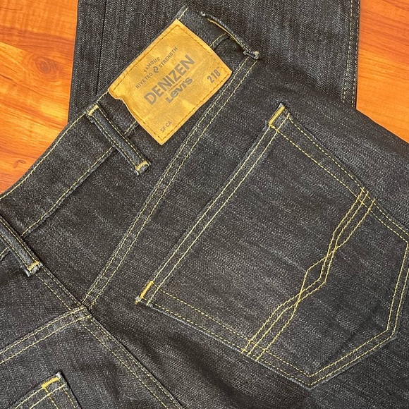 Straight Leg Jeans - Picture 3 of 4
